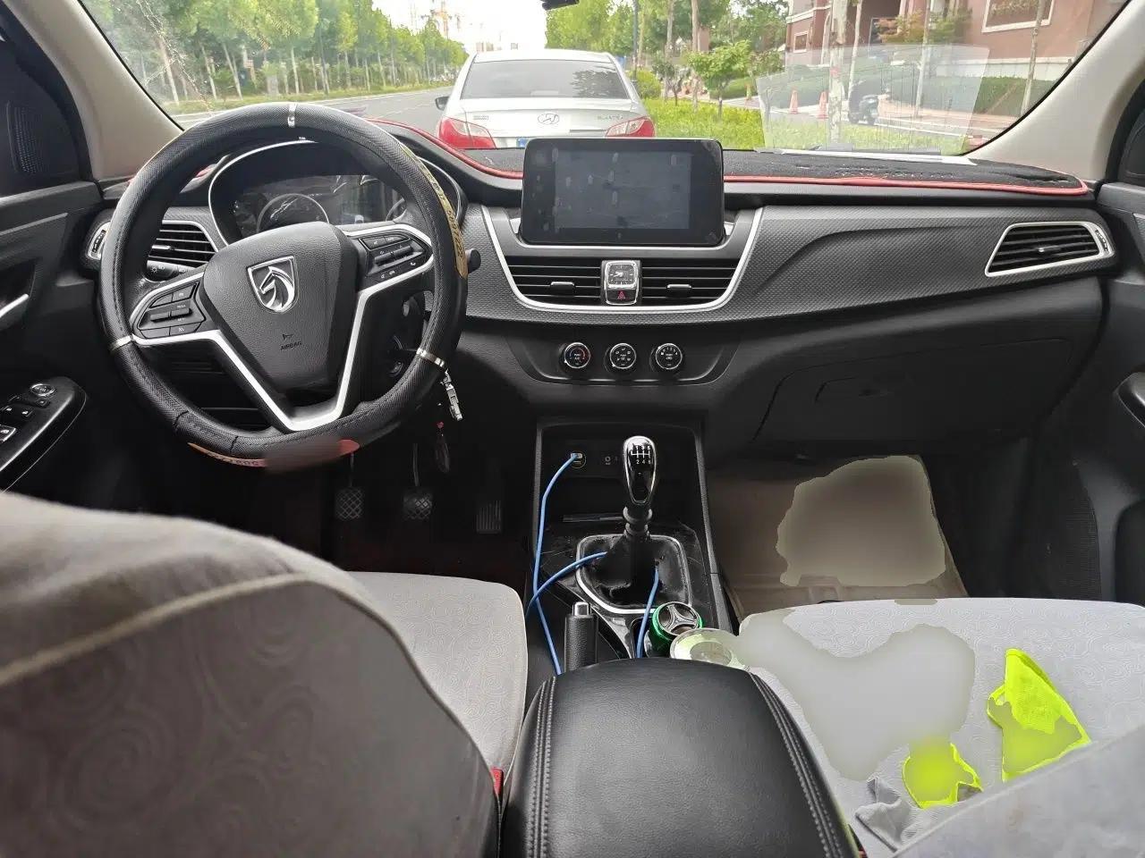 Baojun 730 2019 1.5L Manual Fashion Model 7-seater National V — миниатюра 9