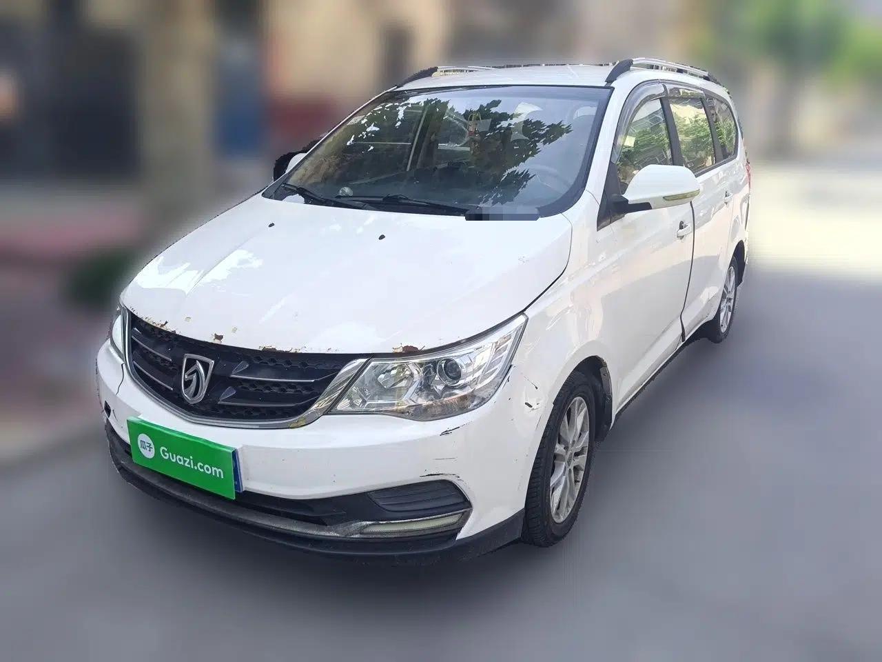 Baojun 730 2016 Revised Version 1.5L Manual Standard Model 5 Seats — миниатюра 1