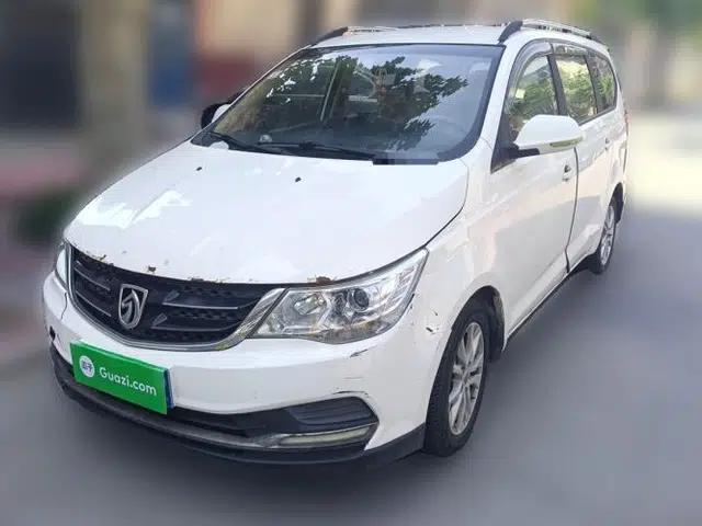 Baojun 730 2016 Revised Version 1.5L Manual Standard Model 5 Seats