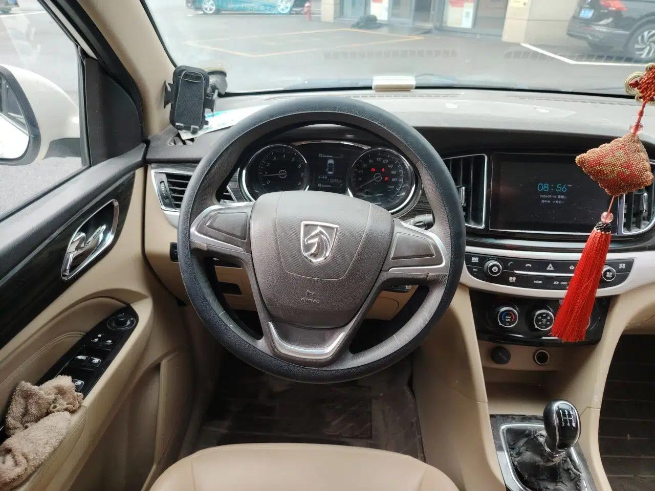 Baojun 730 2016 1.5L Manual Comfort Version 7 Seats China V Emission Standard — миниатюра 10