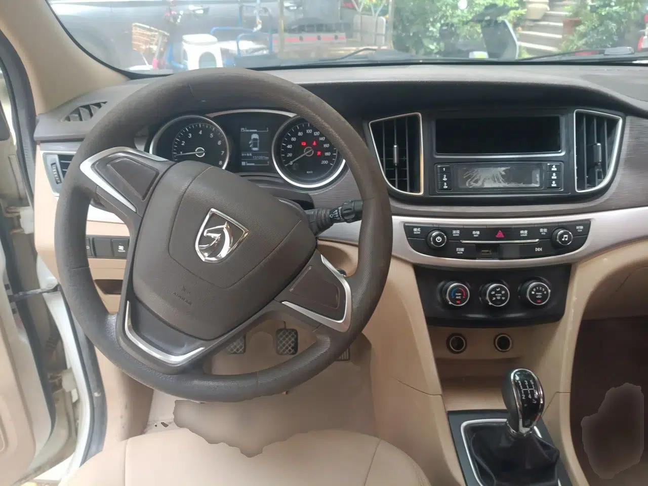 Baojun 730 2016 1.5L Manual Value Edition 7 Seats China V Emission Standard — миниатюра 10