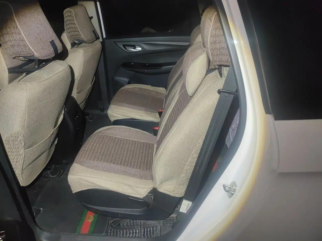 Baojun 730 2021 1.5L Manual Fashion Version 7 Seats — миниатюра 17