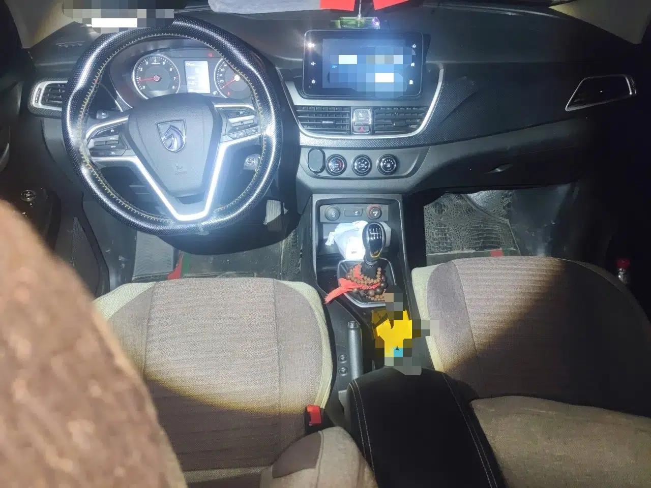 Baojun 730 2021 1.5L Manual Fashion Version 7 Seats — миниатюра 9