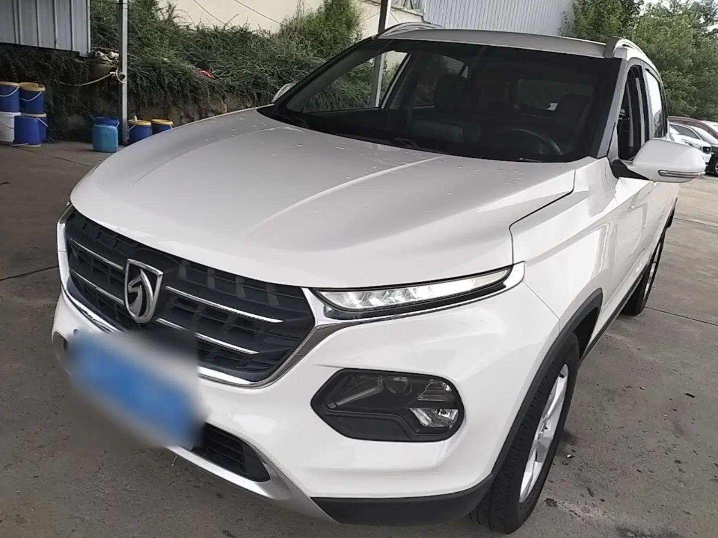 Baojun 510 2017 1.5L Manual Fashion Model — миниатюра 1