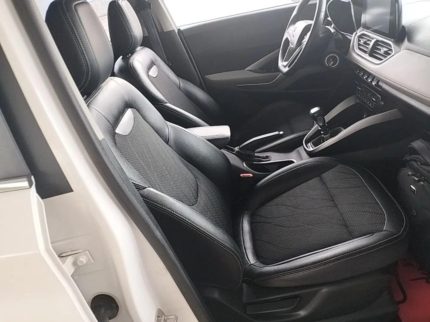 Baojun 510 2017 1.5L Manual Fashion Model — миниатюра 19