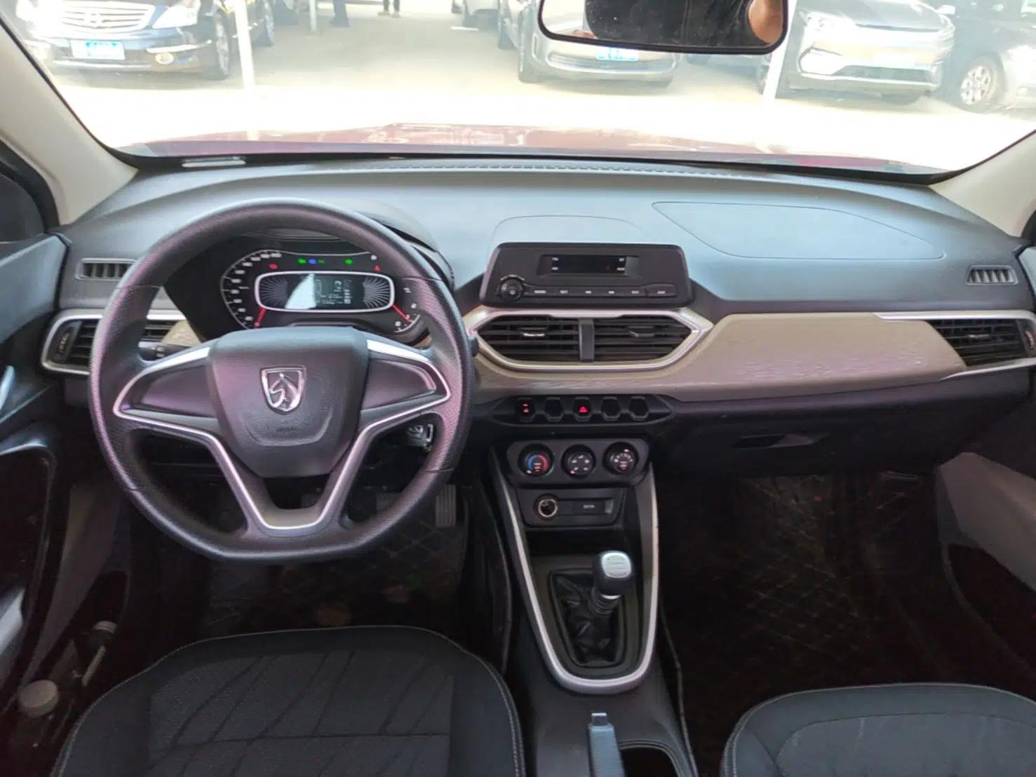 Baojun 510 2017 1.5L manual Comfort trim — миниатюра 12