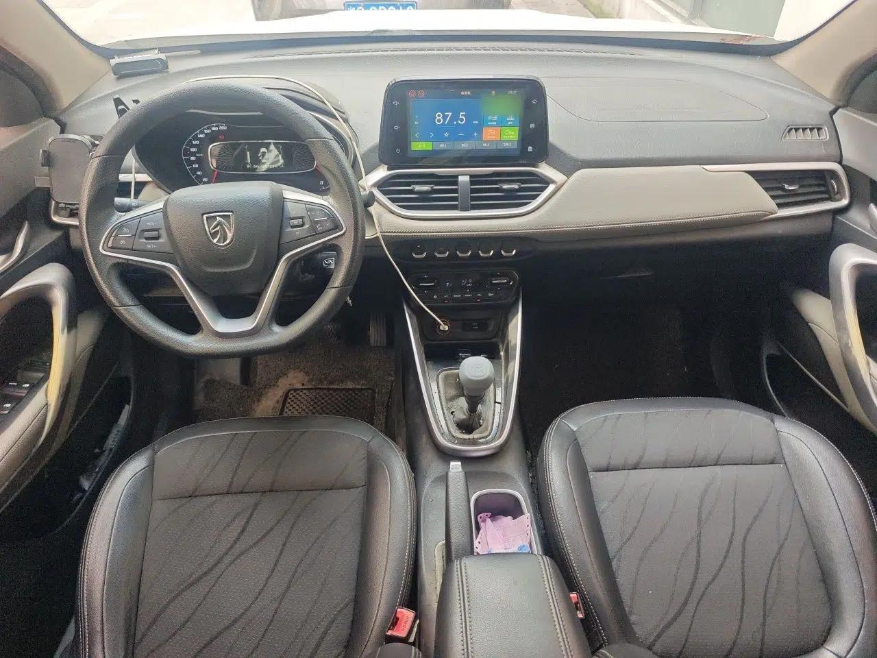 Baojun 510 2017 1.5L Manual Fashion Model — миниатюра 9