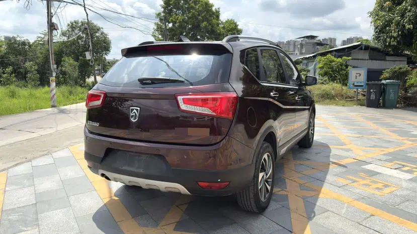 Baojun 560 2016 1.8L Manual Luxury Edition — миниатюра 4