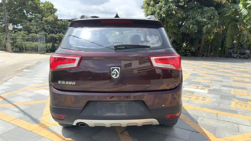 Baojun 560 2016 1.8L Manual Luxury Edition — миниатюра 6