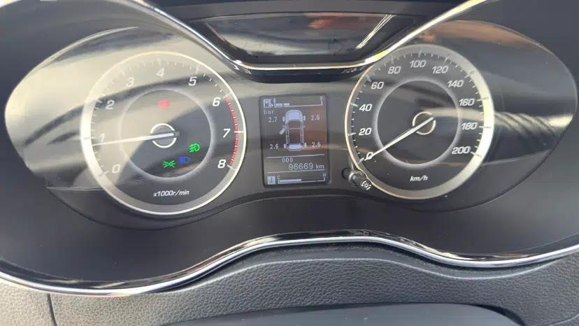 Baojun 560 2016 1.8L Manual Luxury Edition — миниатюра 7