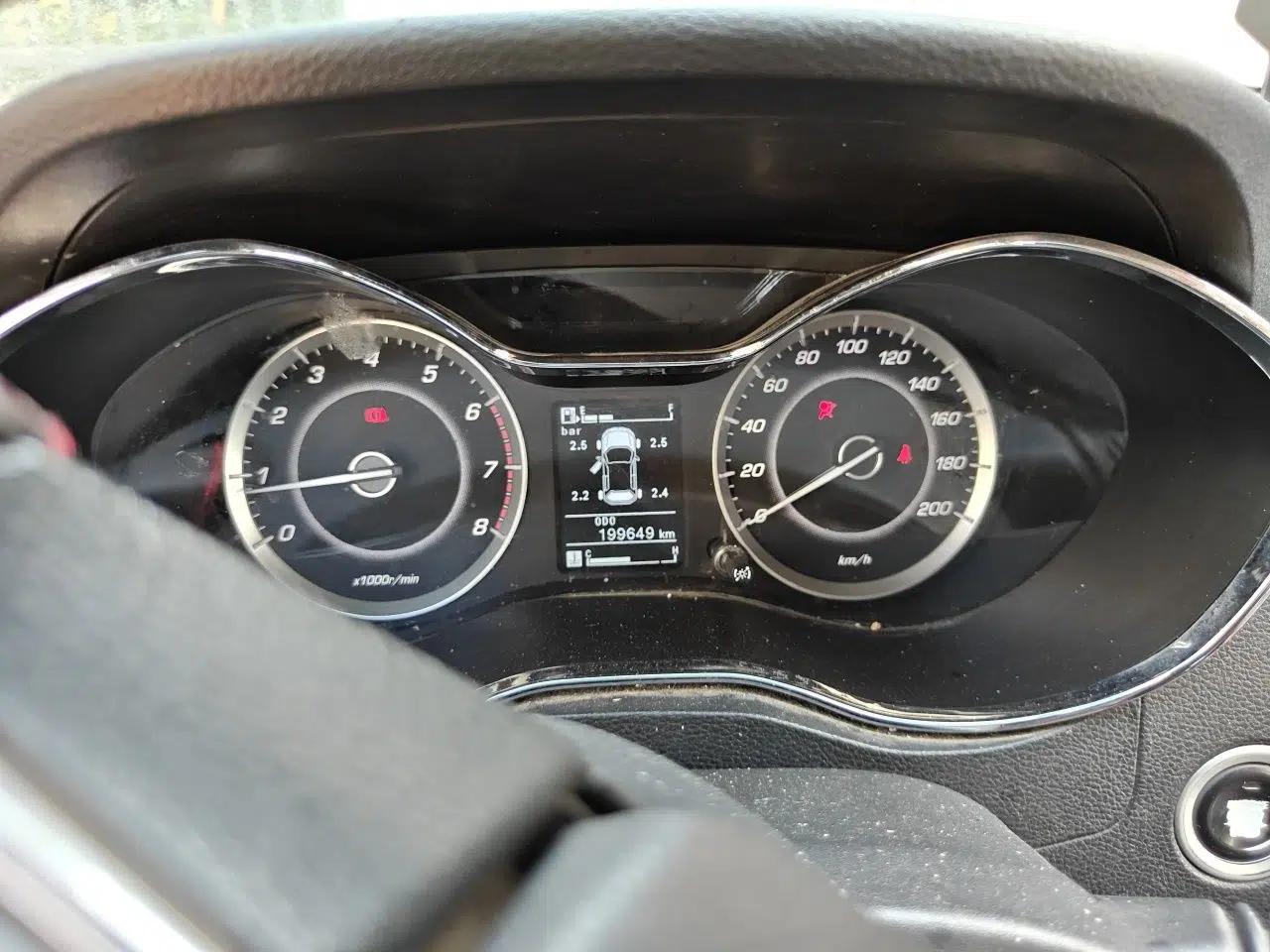 Baojun 560 2015 1.8L manual luxury version — миниатюра 12