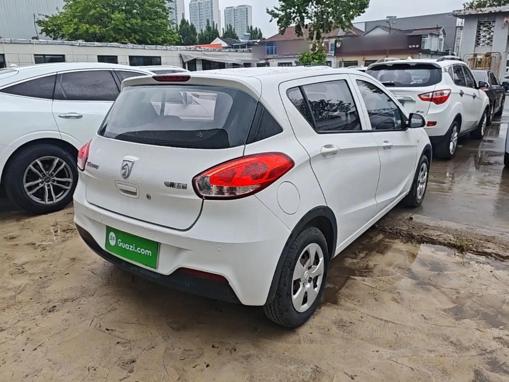 Baojun 310 2016 1.2L manual Comfort trim level — миниатюра 6