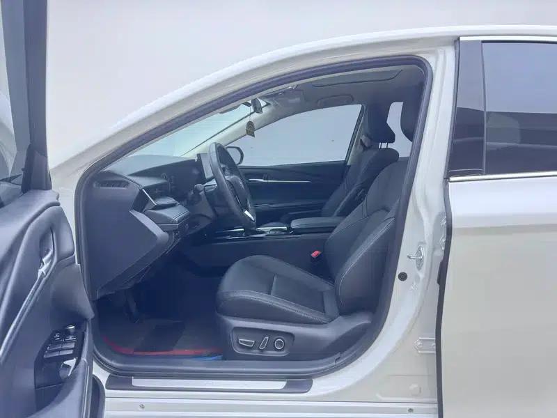 2024 Camry Hybrid 2.0HG Premium Edition — миниатюра 17