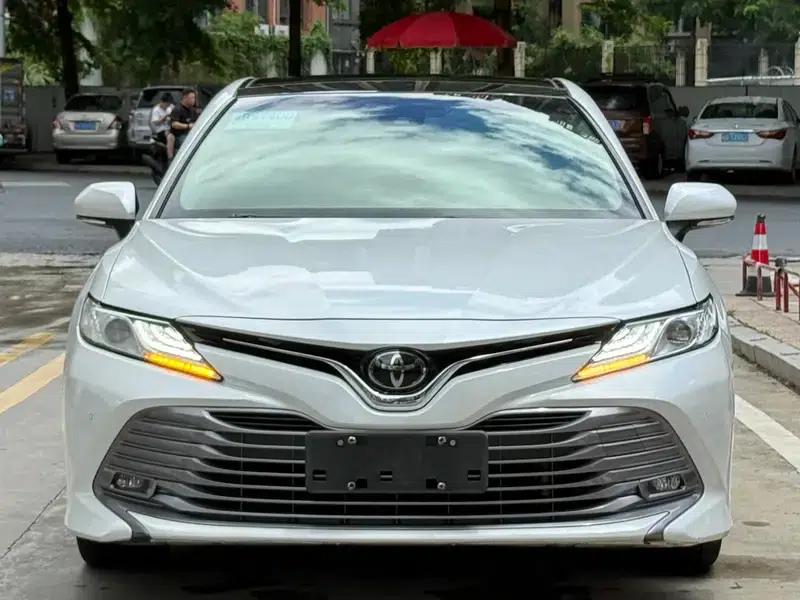 Camry 2019 Facelift 2.5G Luxury Edition — миниатюра 2