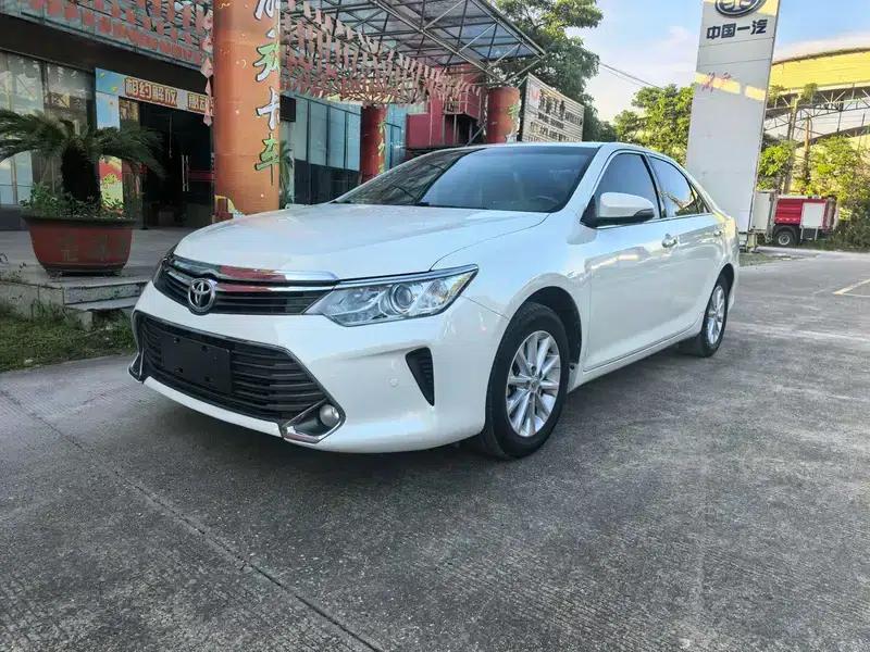 Camry 2015 2.0G Leading Edition — миниатюра 1