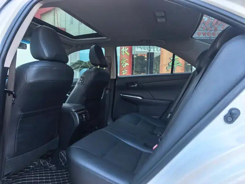Camry 2015 2.0G Leading Edition — миниатюра 17