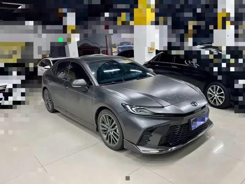 Camry 2025 Hybrid 2.0HXS Glorious Edition — миниатюра 2
