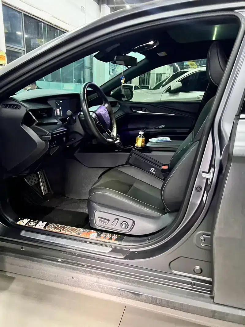 Camry 2025 Hybrid 2.0HXS Glorious Edition — миниатюра 11