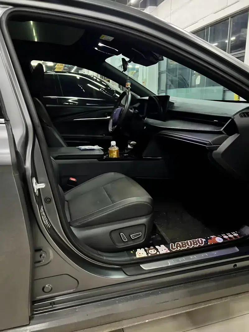 Camry 2025 Hybrid 2.0HXS Glorious Edition — миниатюра 6