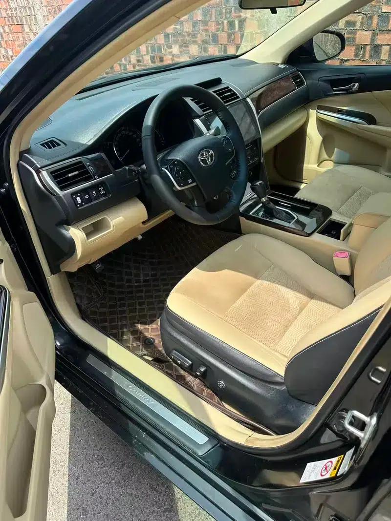 Camry 2016 2.0G 10th Anniversary Luxury Edition — миниатюра 3