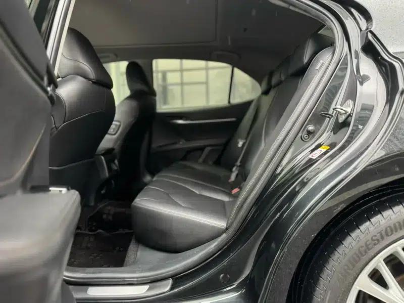 2018 Camry 2.5G Luxury Edition — миниатюра 9