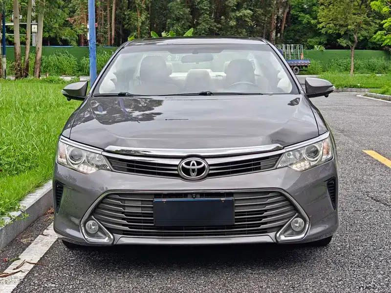 Camry 2015 2.0G Leading Edition — миниатюра 2