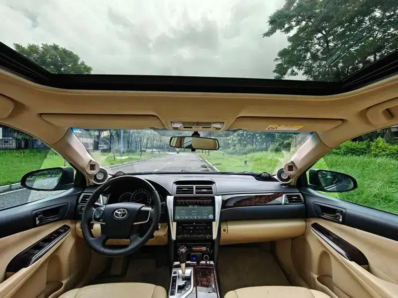 Camry 2015 2.0G Leading Edition — миниатюра 11