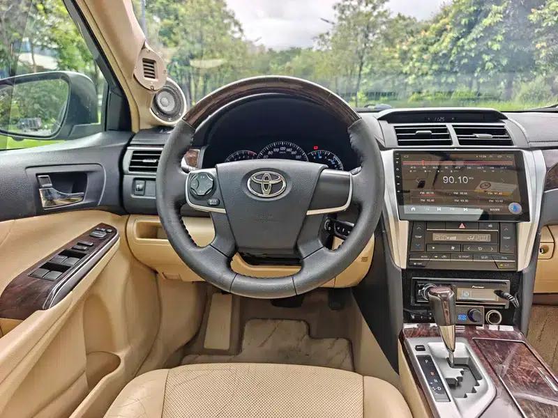 Camry 2015 2.0G Leading Edition — миниатюра 13
