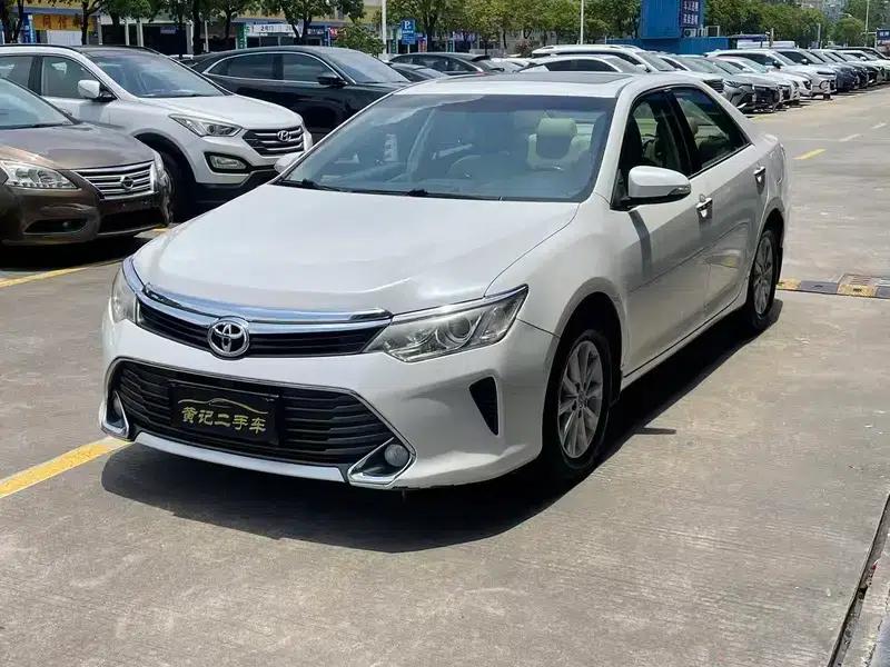 2015 Camry 2.0G Luxury Edition — миниатюра 1