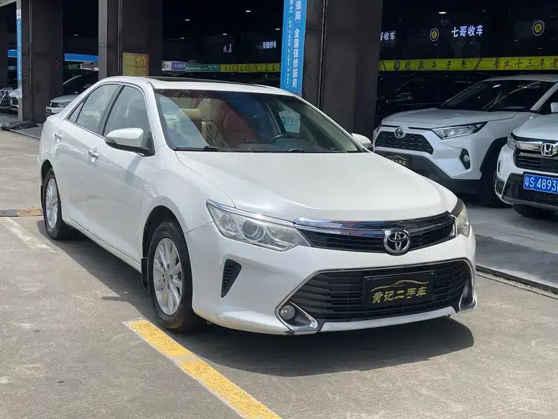 2015 Camry 2.0G Luxury Edition — миниатюра 3