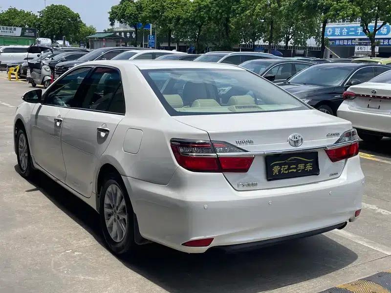 2015 Camry 2.0G Luxury Edition — миниатюра 4