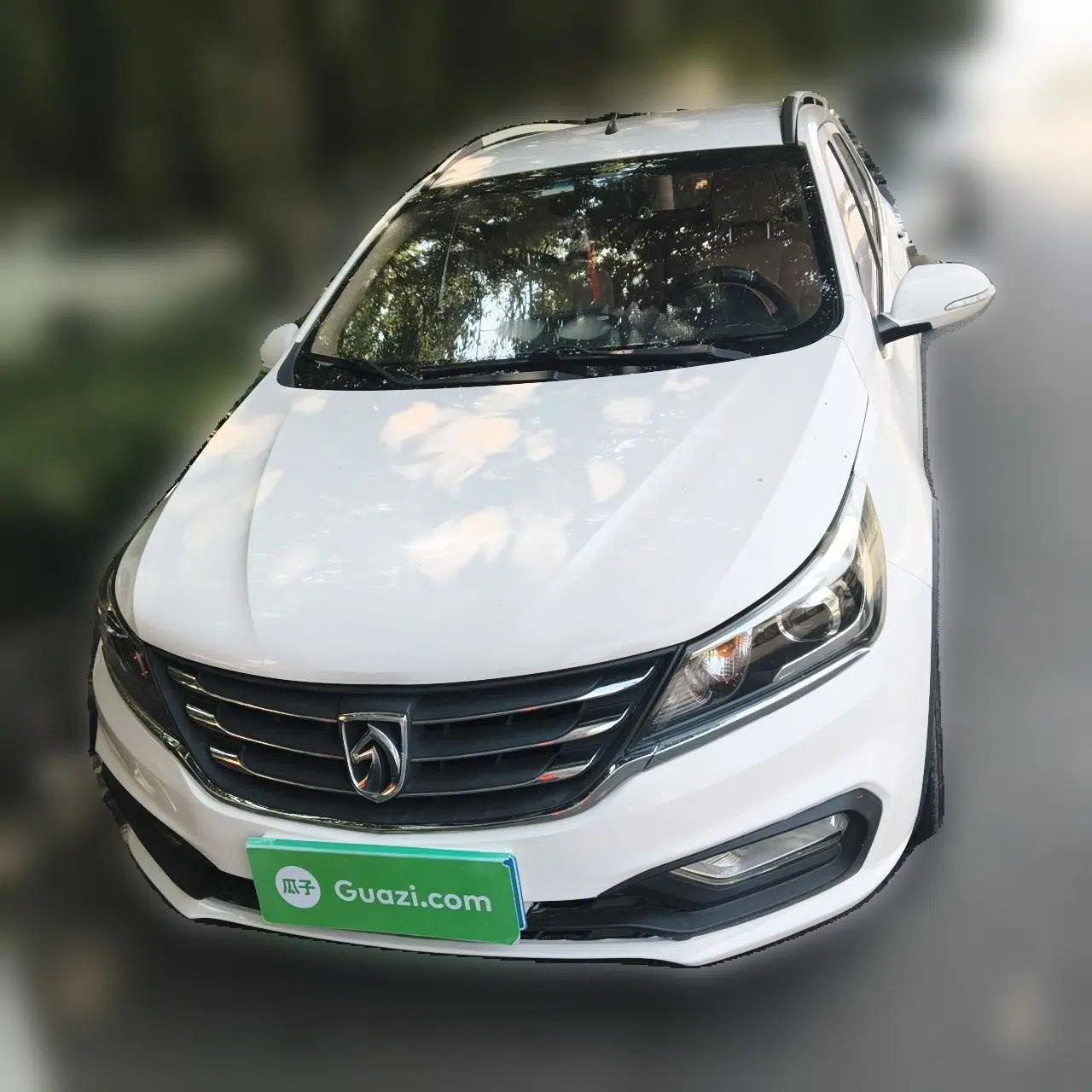 Baojun 310W 2017 1.5L Manual Fashion Model China V — миниатюра 2