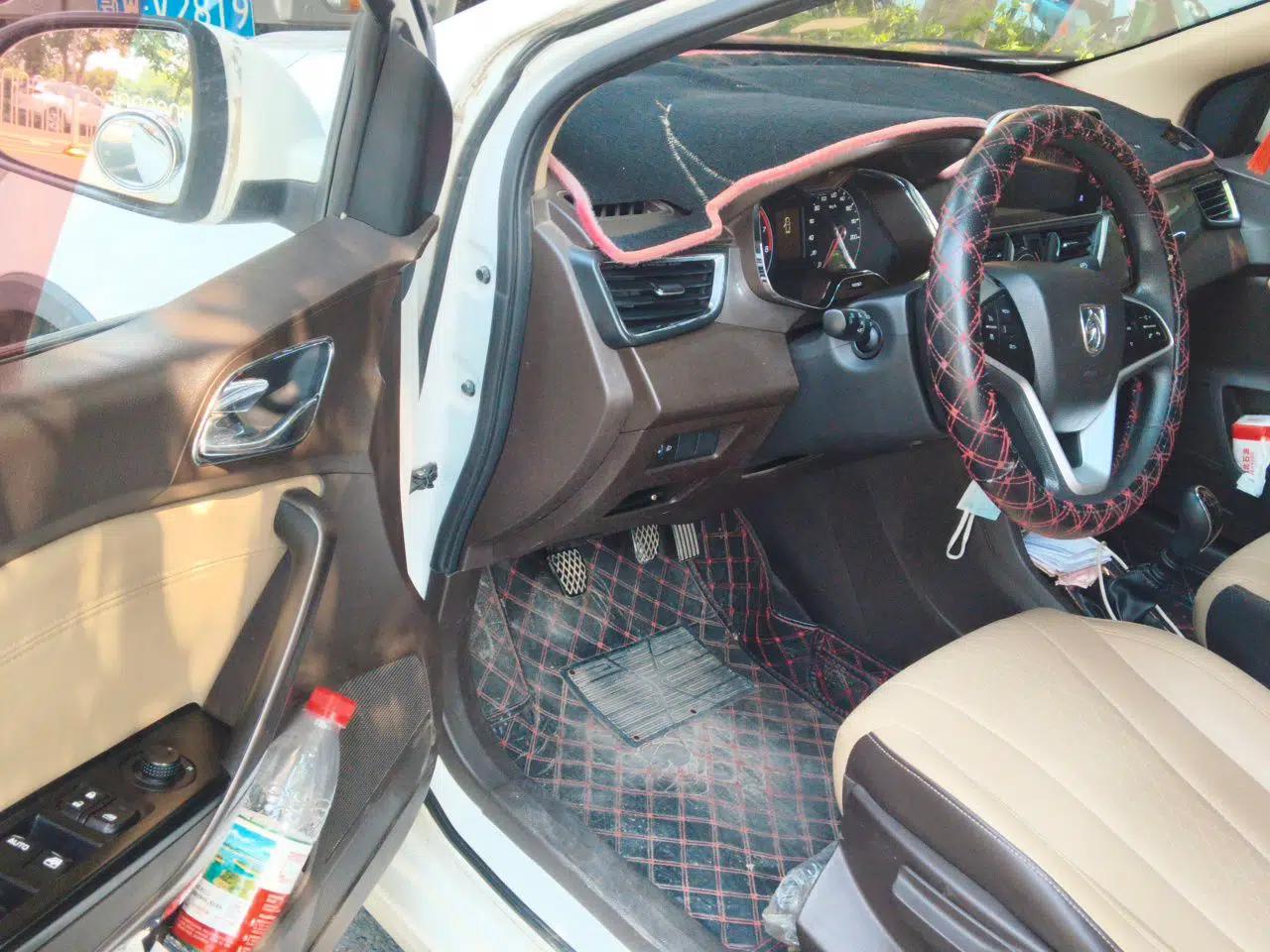 Baojun 310W 2017 1.5L Manual Fashion Model China V — миниатюра 16