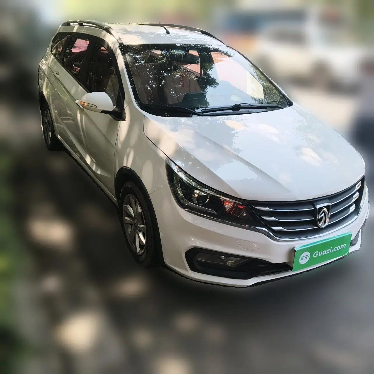 Baojun 310W 2017 1.5L Manual Fashion Model China V — миниатюра 3