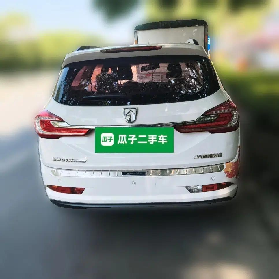 Baojun 310W 2017 1.5L Manual Fashion Model China V — миниатюра 5