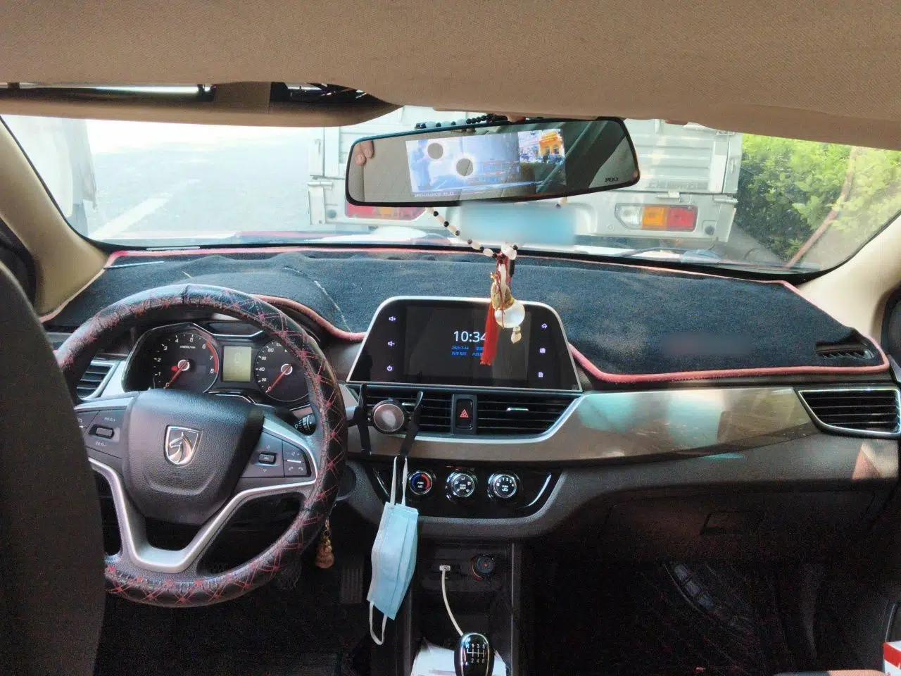 Baojun 310W 2017 1.5L Manual Fashion Model China V — миниатюра 9