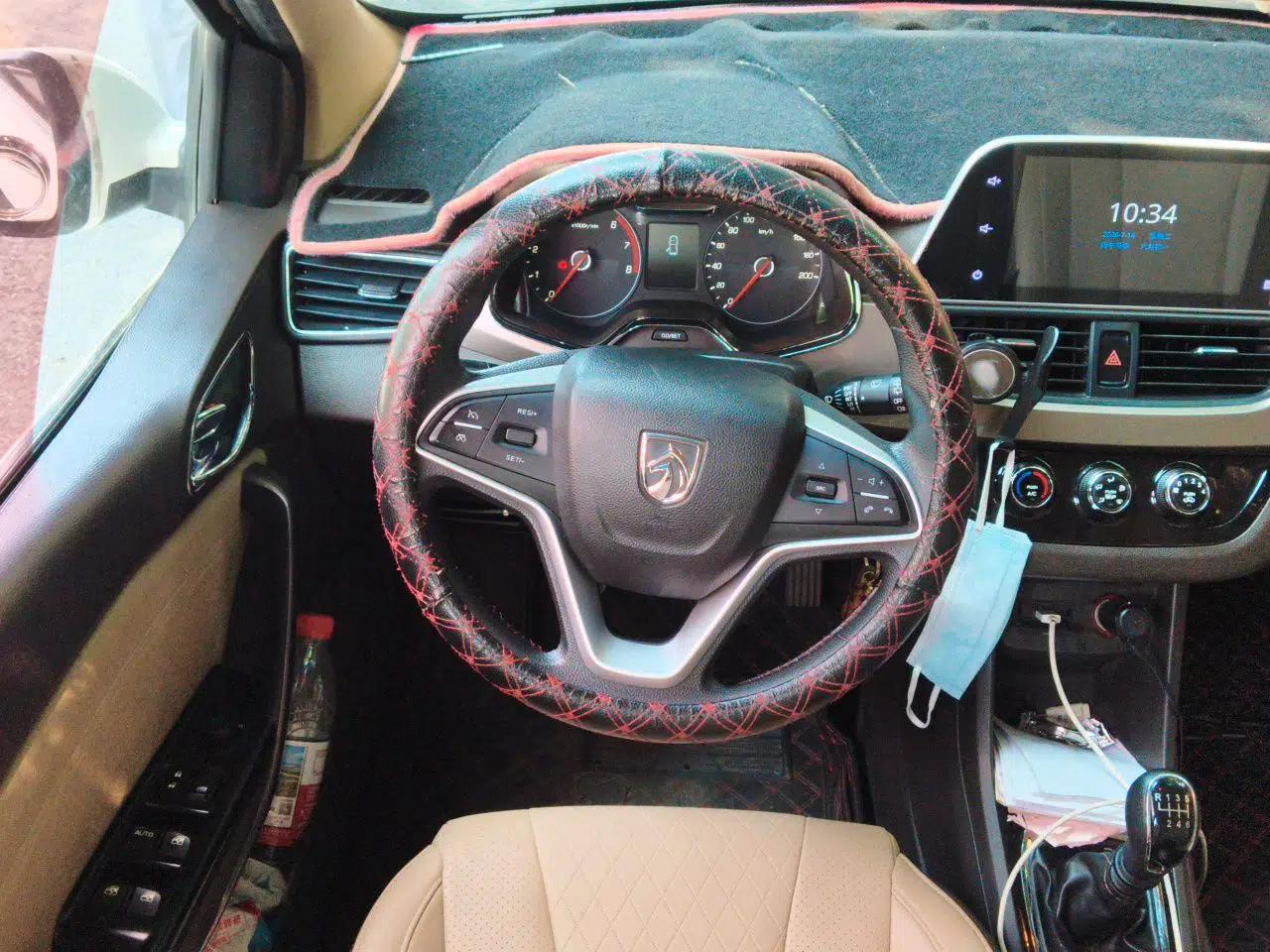 Baojun 310W 2017 1.5L Manual Fashion Model China V — миниатюра 10