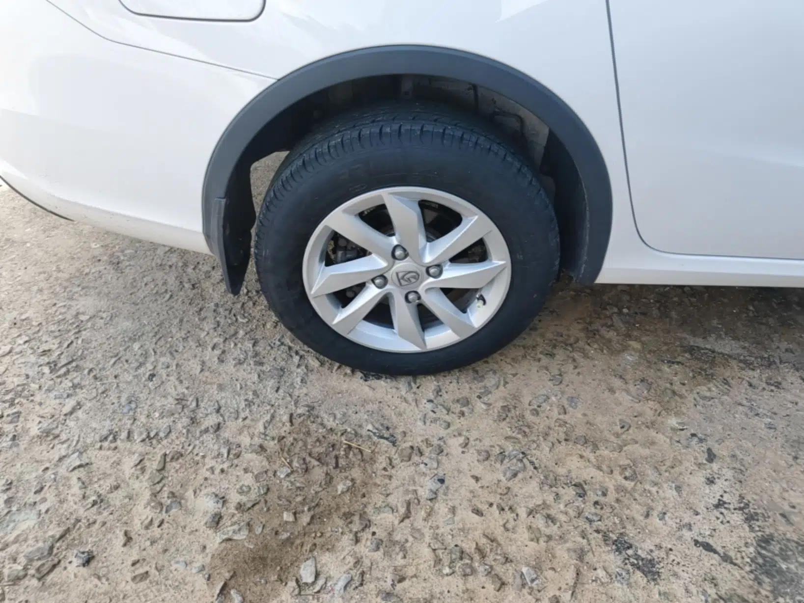 Baojun 310W 2017 1.5L Manual Fashion Model China V — миниатюра 11