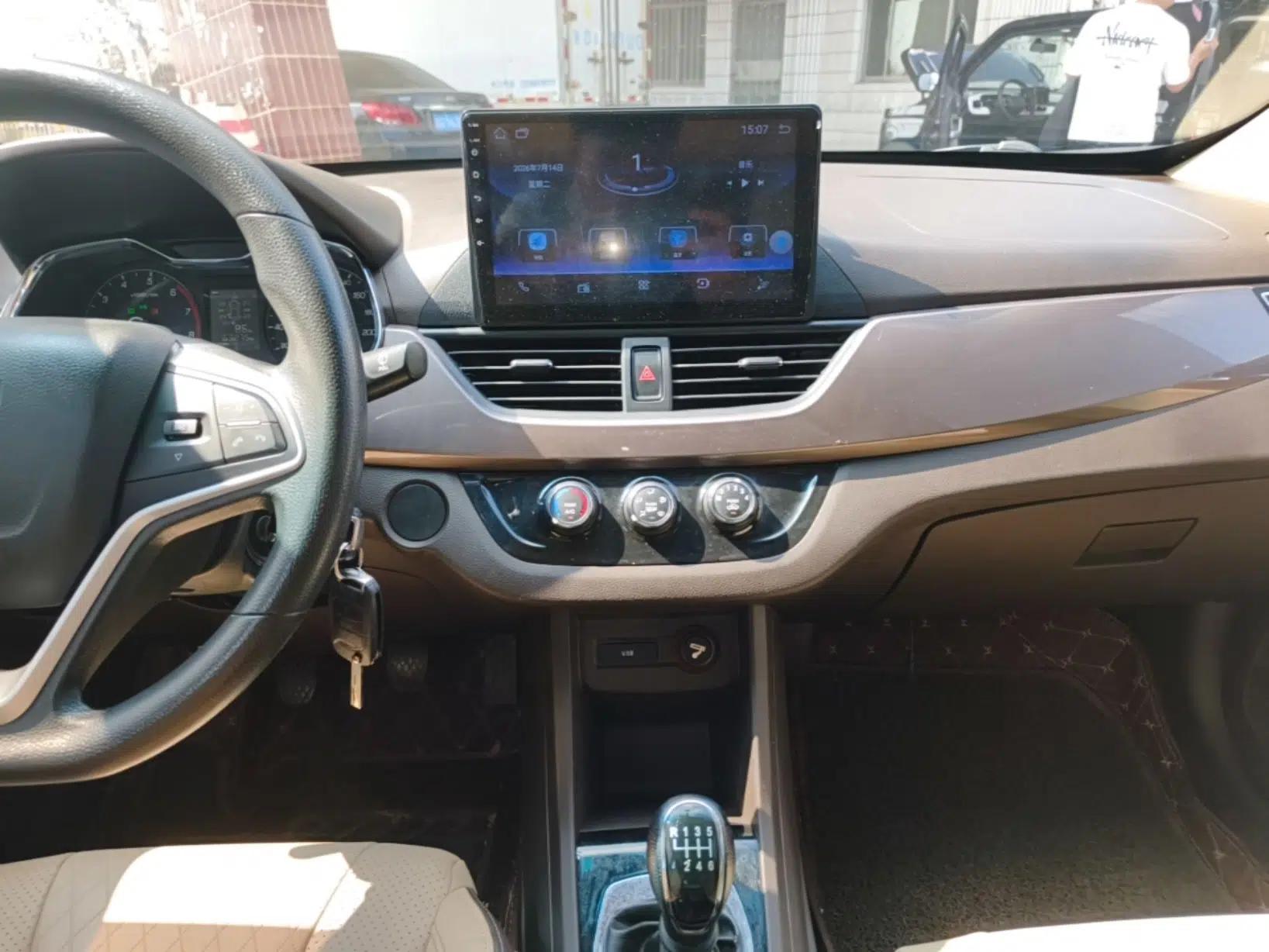 Baojun 310W 2017 1.5L Manual Fashion Model China V — миниатюра 15