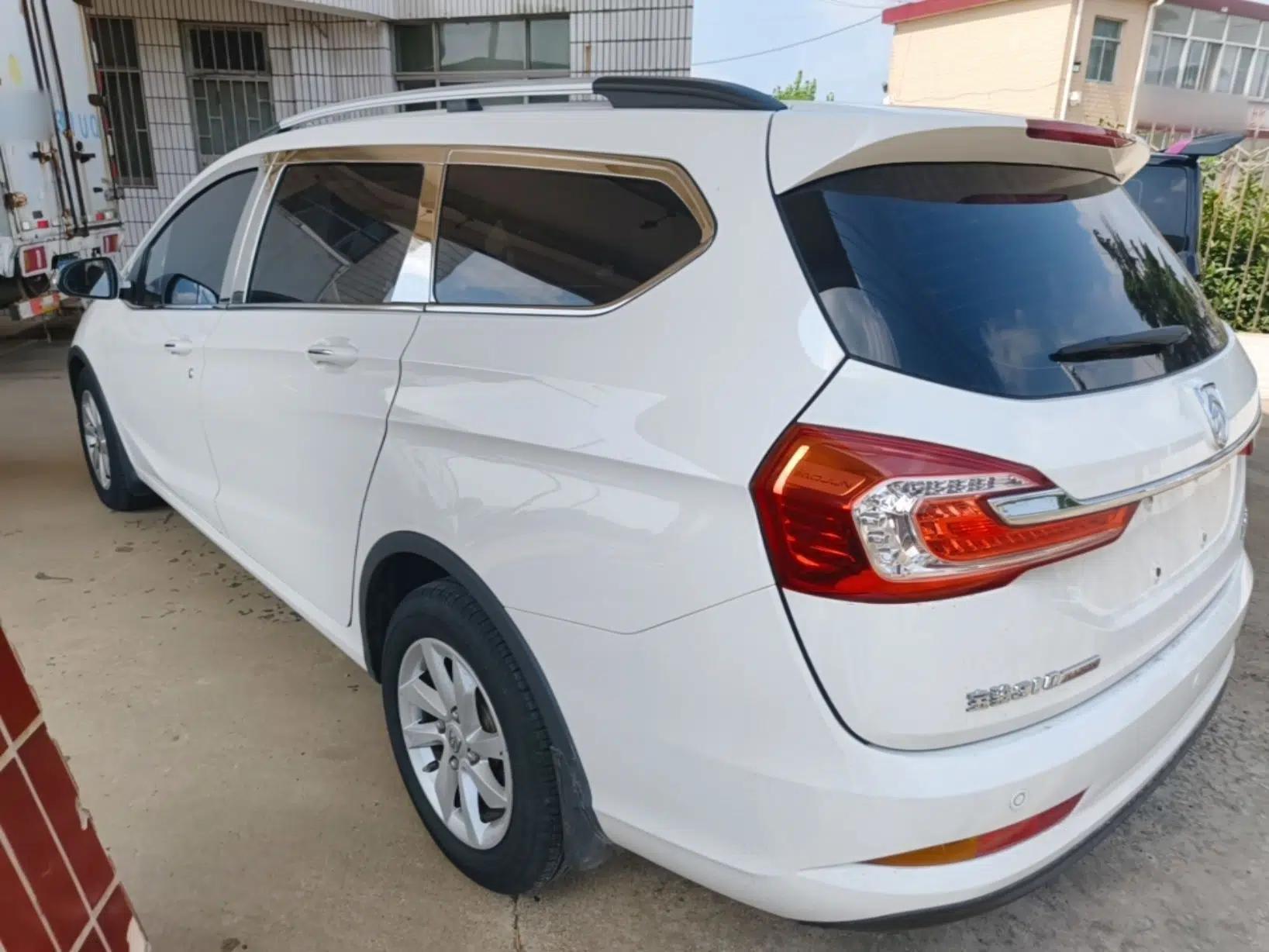 Baojun 310W 2017 1.5L Manual Fashion Model China V — миниатюра 4