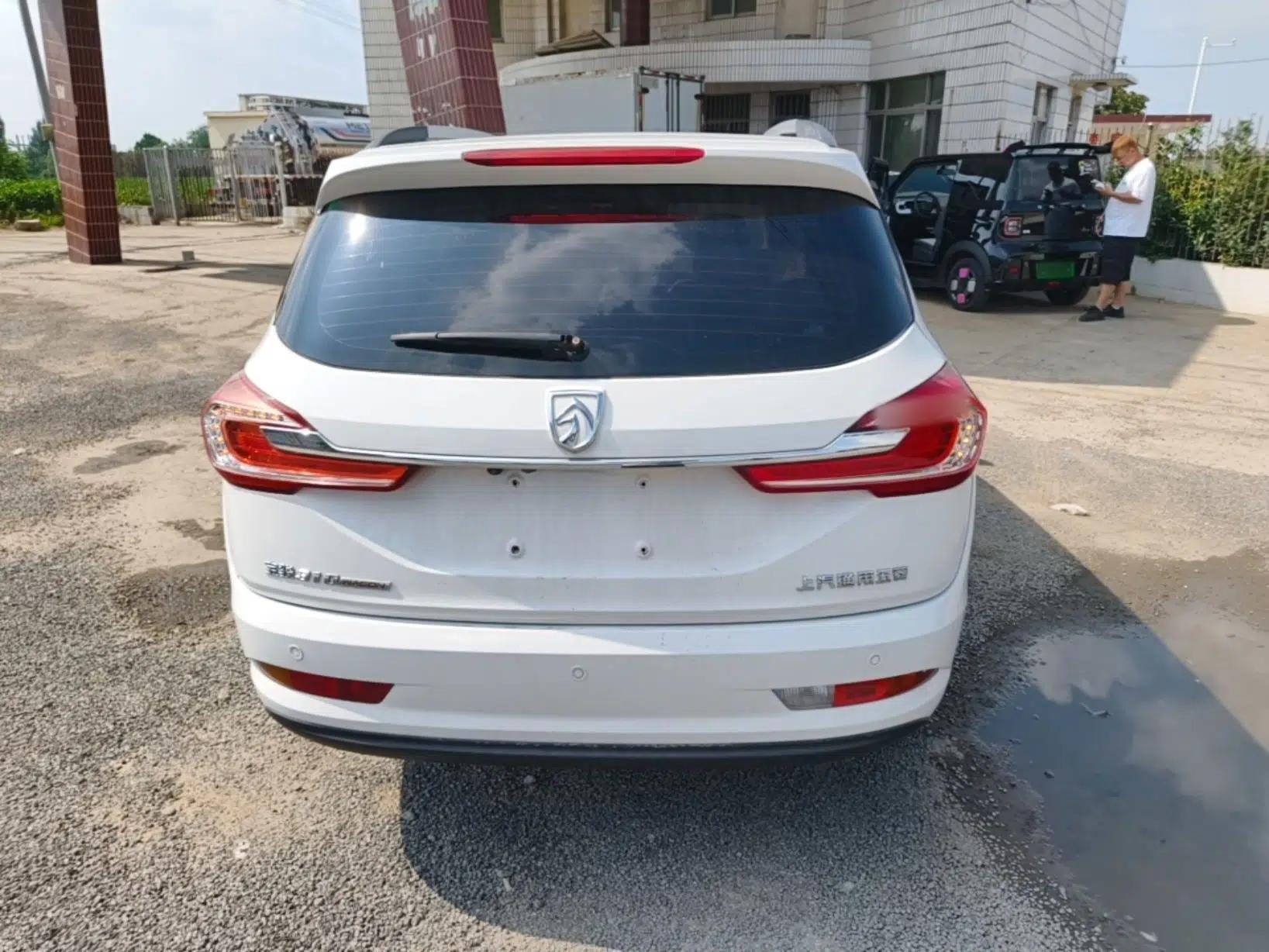 Baojun 310W 2017 1.5L Manual Fashion Model China V — миниатюра 5