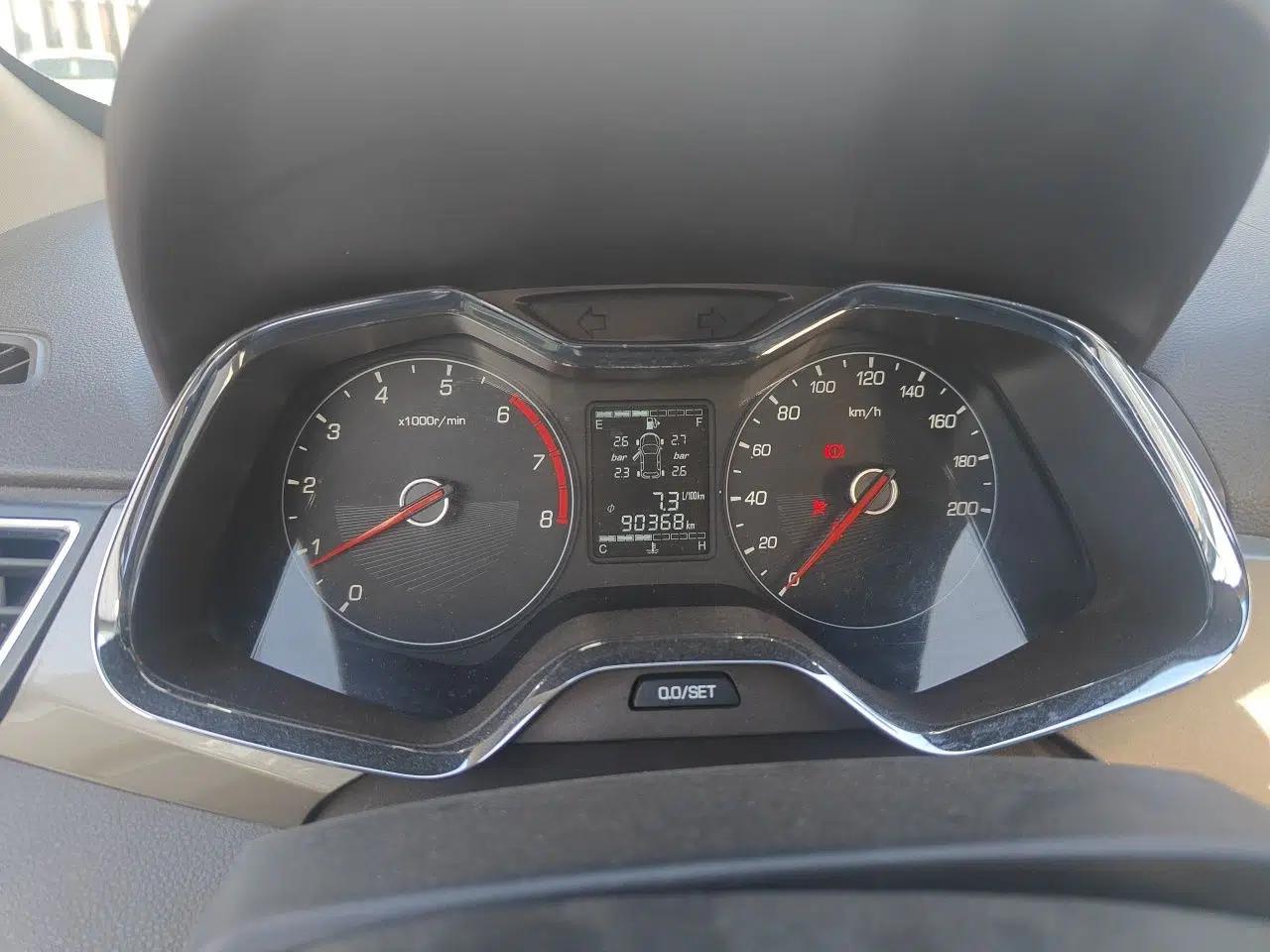 Baojun 310W 2017 1.5L Manual Fashion Model China V — миниатюра 11