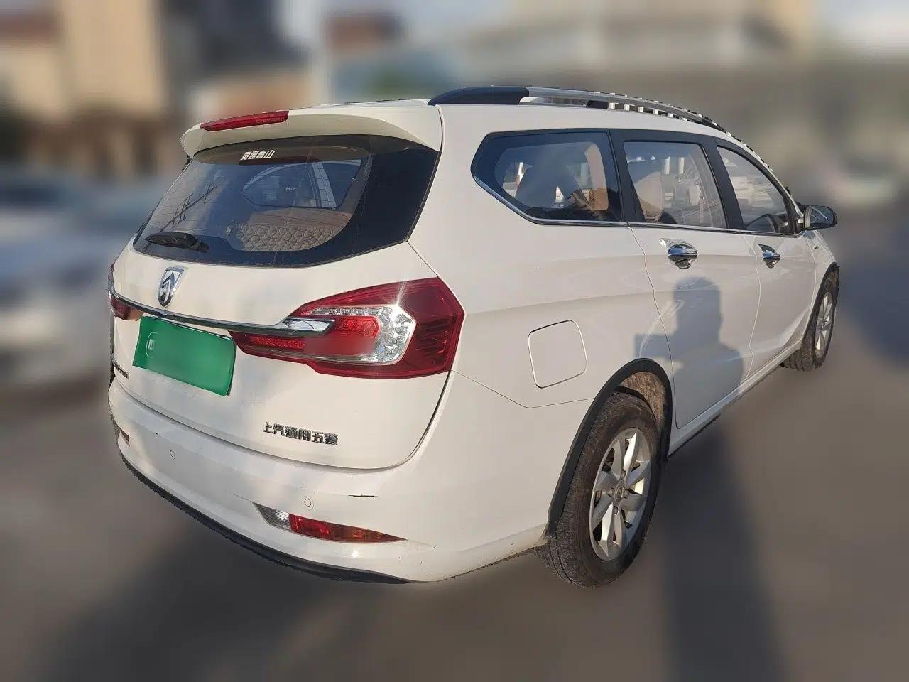 Baojun 310W 2017 1.5L Manual Fashion Model China V — миниатюра 6