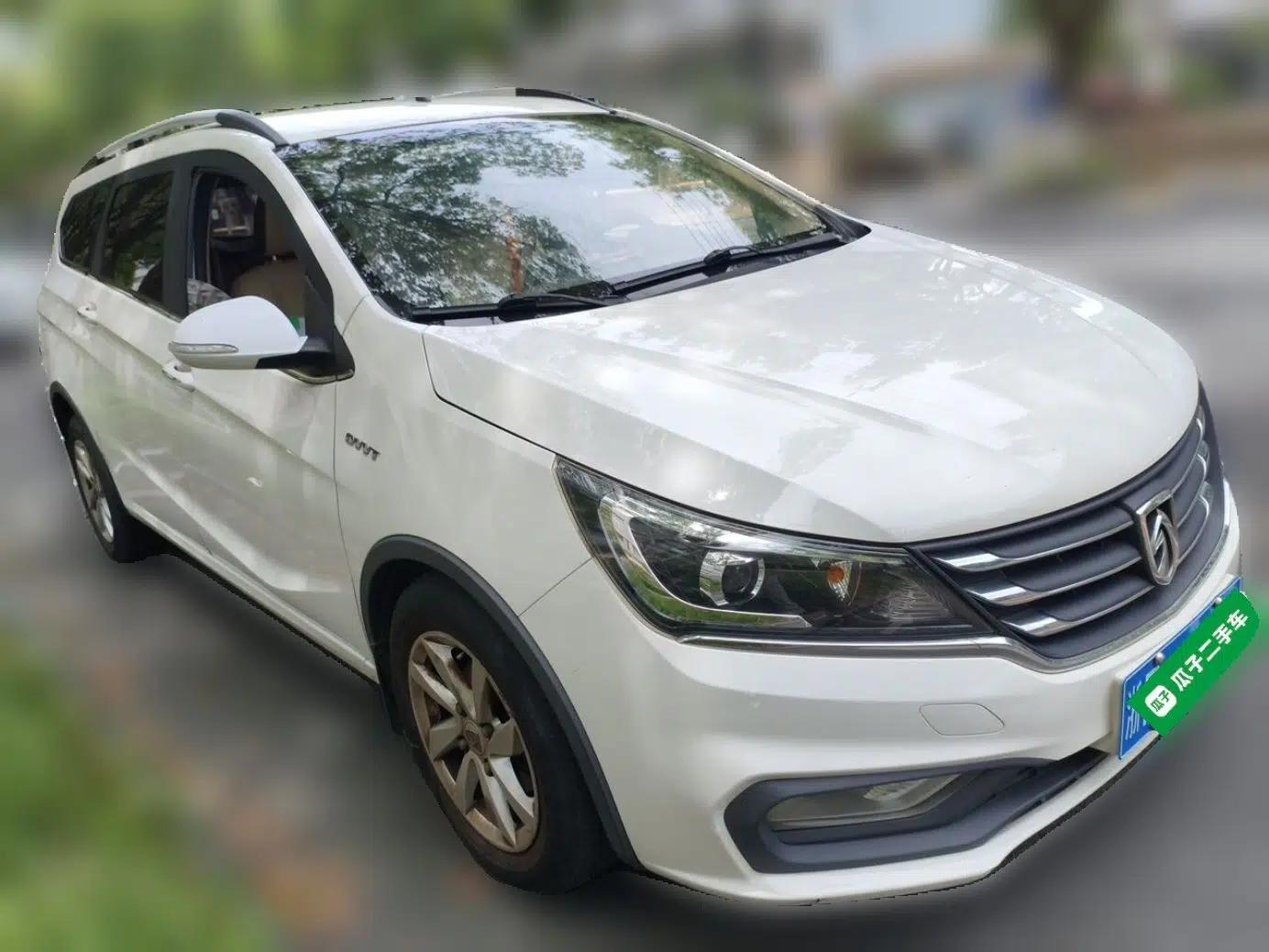 Baojun 310W 2017 1.5L Manual Fashion Model China V — миниатюра 3