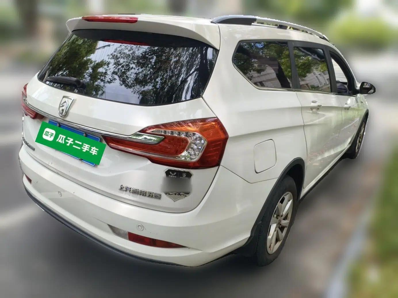 Baojun 310W 2017 1.5L Manual Fashion Model China V — миниатюра 6