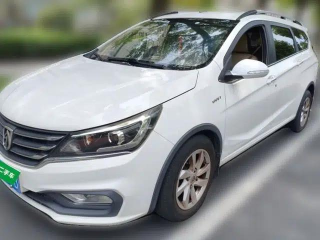Baojun 310W 2017 1.5L Manual Fashion Model China V