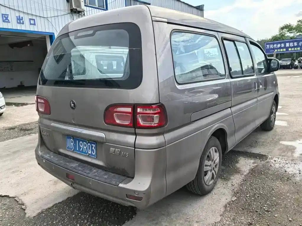 Lingzhi 2023 M5L 1.6L Luxury 7-seater — миниатюра 3