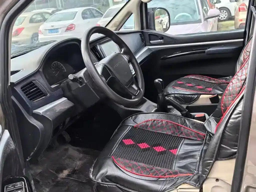 Lingzhi 2023 M5L 1.6L Luxury 7-seater — миниатюра 4