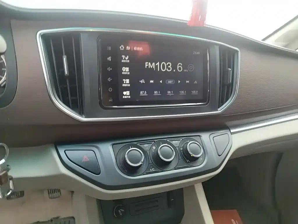 Lingzhi 2018 M5L 1.6L 7-seater Luxury — миниатюра 13