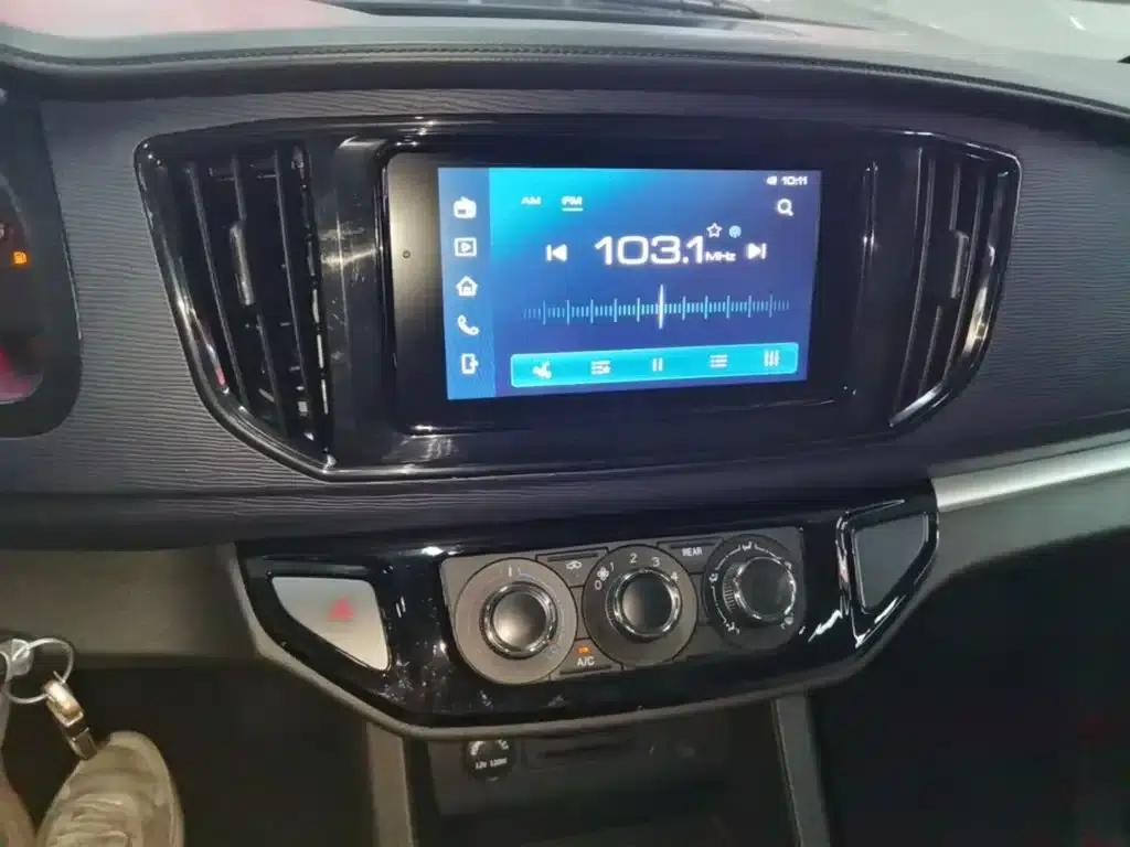 Lingzhi 2023 M5L 1.6L Basic 7-Seater — миниатюра 13